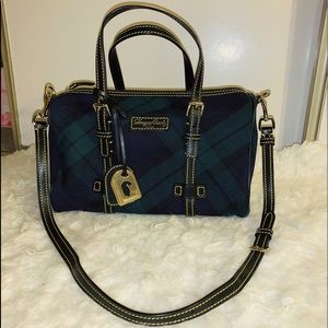 “ Dooney & Bourke “